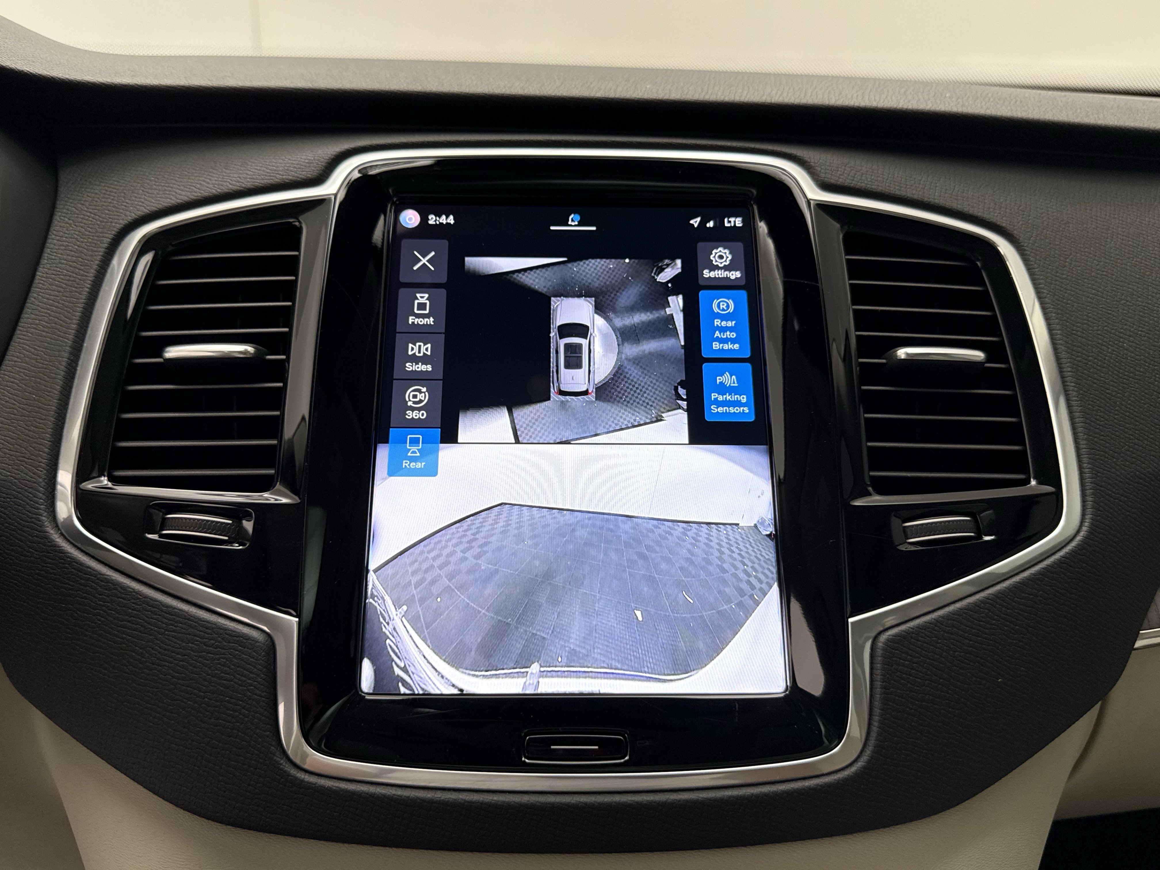 Certified 2024 Volvo XC90 B6 Plus w/ Protection Package Premier AWD/4WD image 20
