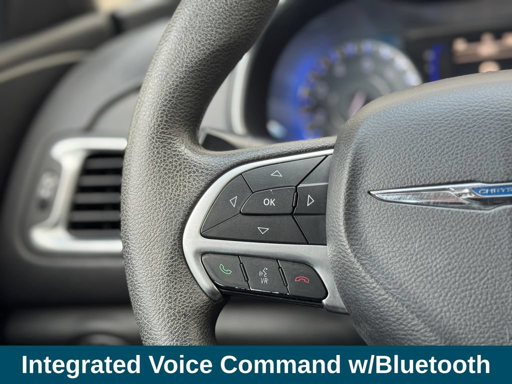 Used 2015 Chrysler 200 Limited FWD image 10