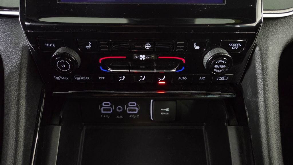 Used 2023 Jeep Grand Cherokee Altitude image 26