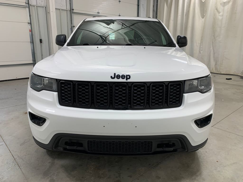 Used 2018 Jeep Grand Cherokee Laredo AWD/4WD image 14