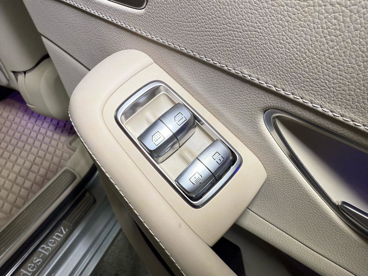 Used 2015 Mercedes-Benz S 550 Sedan w/ Premium 1 Package image 34