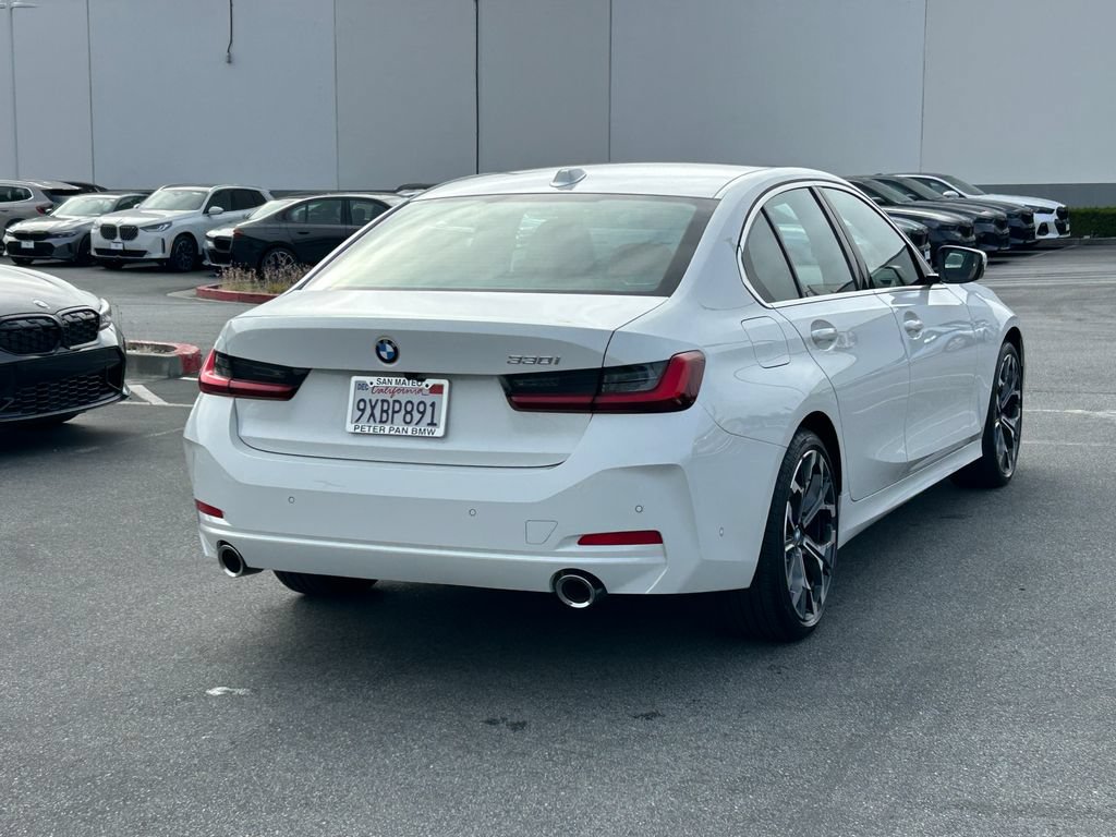 Used 2026 BMW 330i Sedan w/ Premium Package RWD image 5