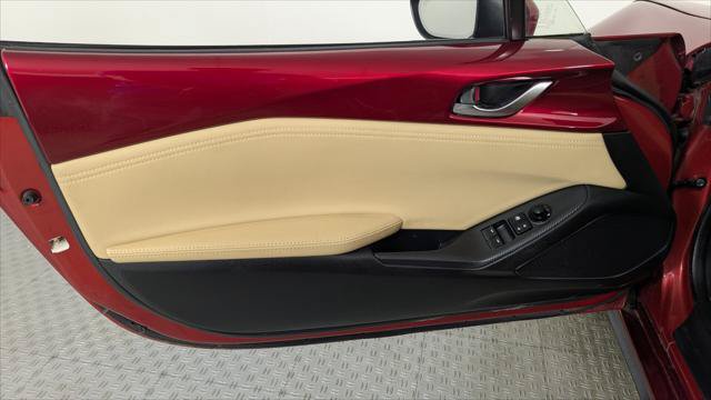 Used 2020 MAZDA MX-5 Miata RF Grand Touring RWD image 12