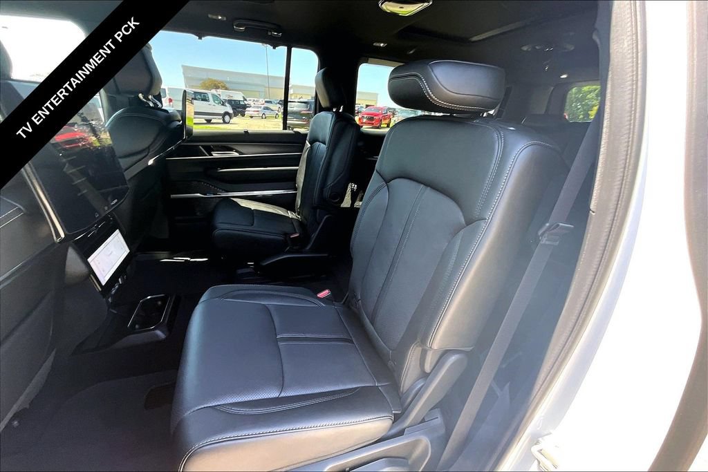 New 2026 Jeep Grand Wagoneer L Summit w/ Rear Seat Video Group I AWD/4WD image 10