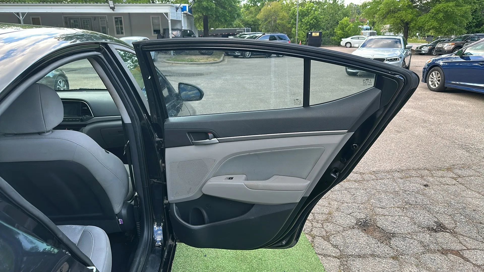 Used 2017 Hyundai Elantra SE FWD image 22
