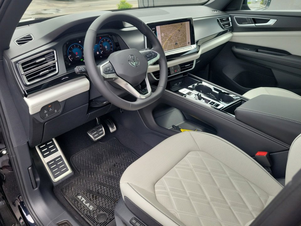New 2025 Volkswagen Atlas Cross Sport SEL Premium R-Line image 30