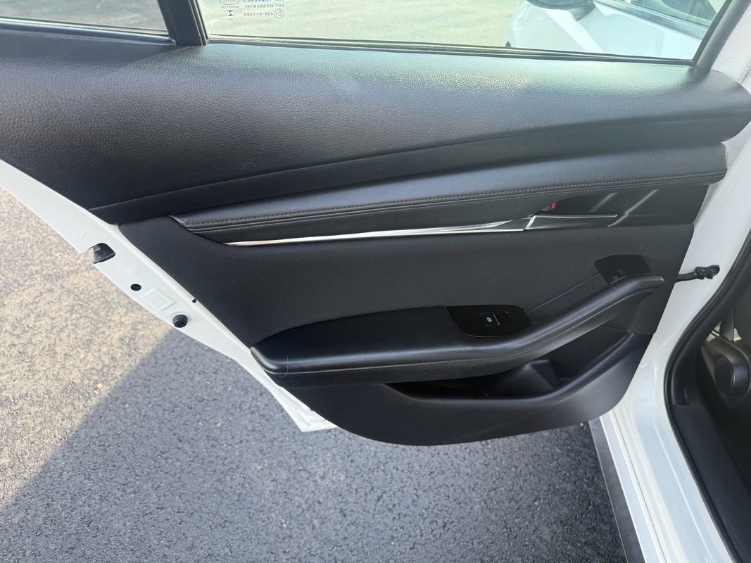 Used 2019 MAZDA MAZDA3 Sedan image 11