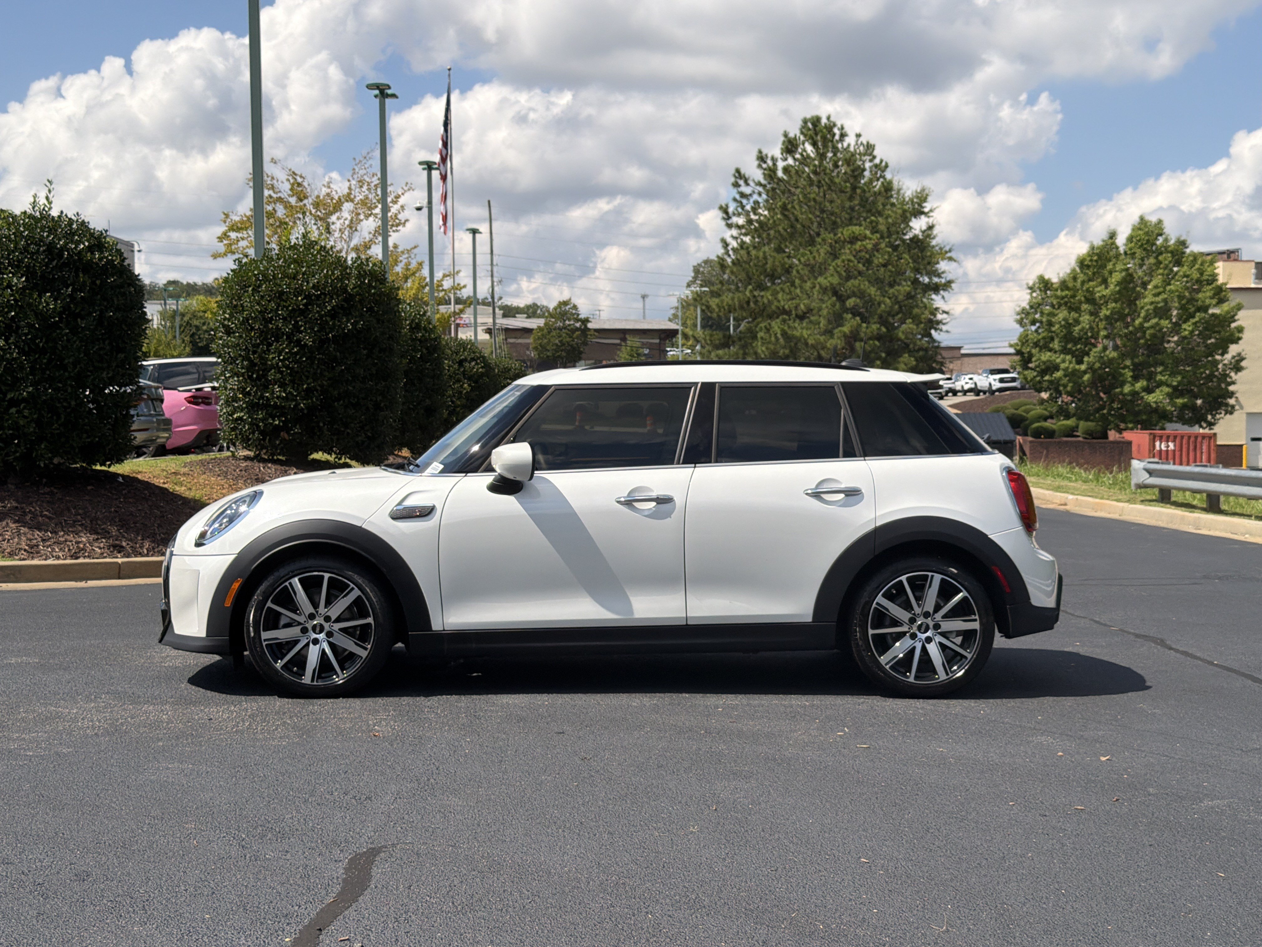 Used 2024 MINI Cooper S w/ Signature Upholstery Package FWD image 14