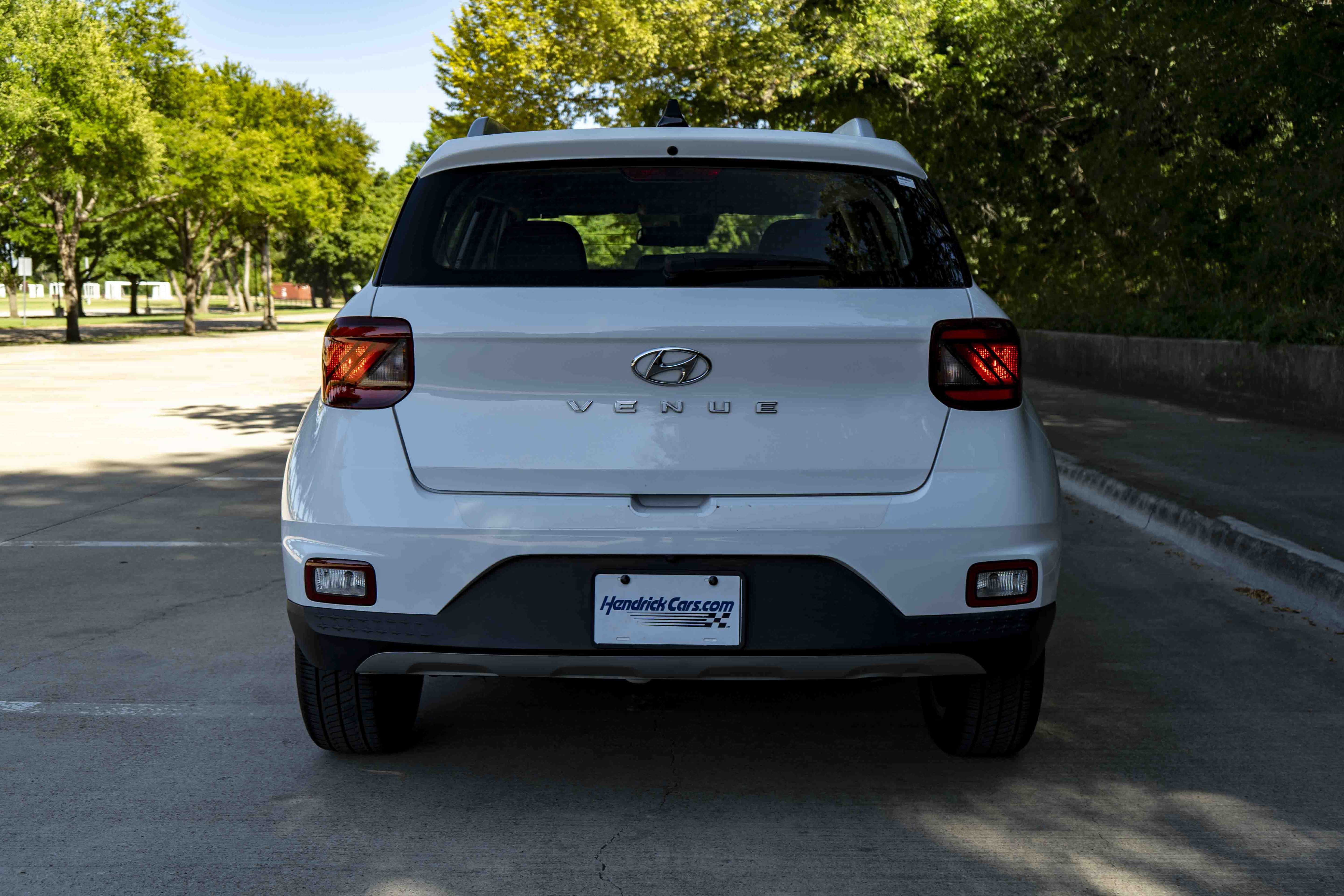 Used 2021 Hyundai Venue SEL FWD image 8