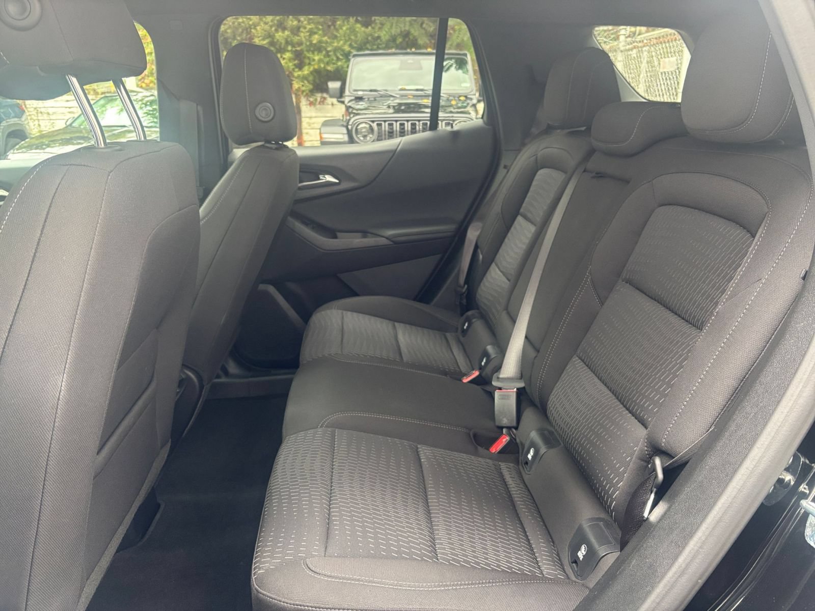 Used 2025 Chevrolet Equinox LT FWD image 26
