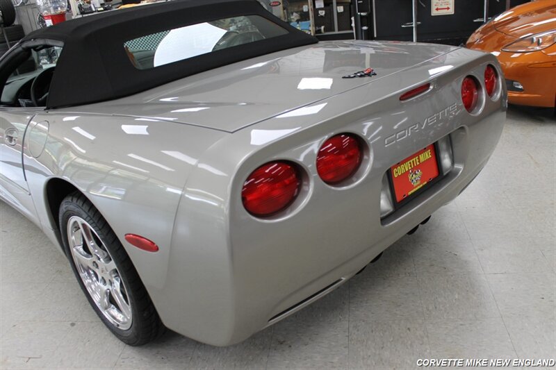 Used 2000 Chevrolet Corvette Convertible w/ Performance Handling Pkg RWD image 16