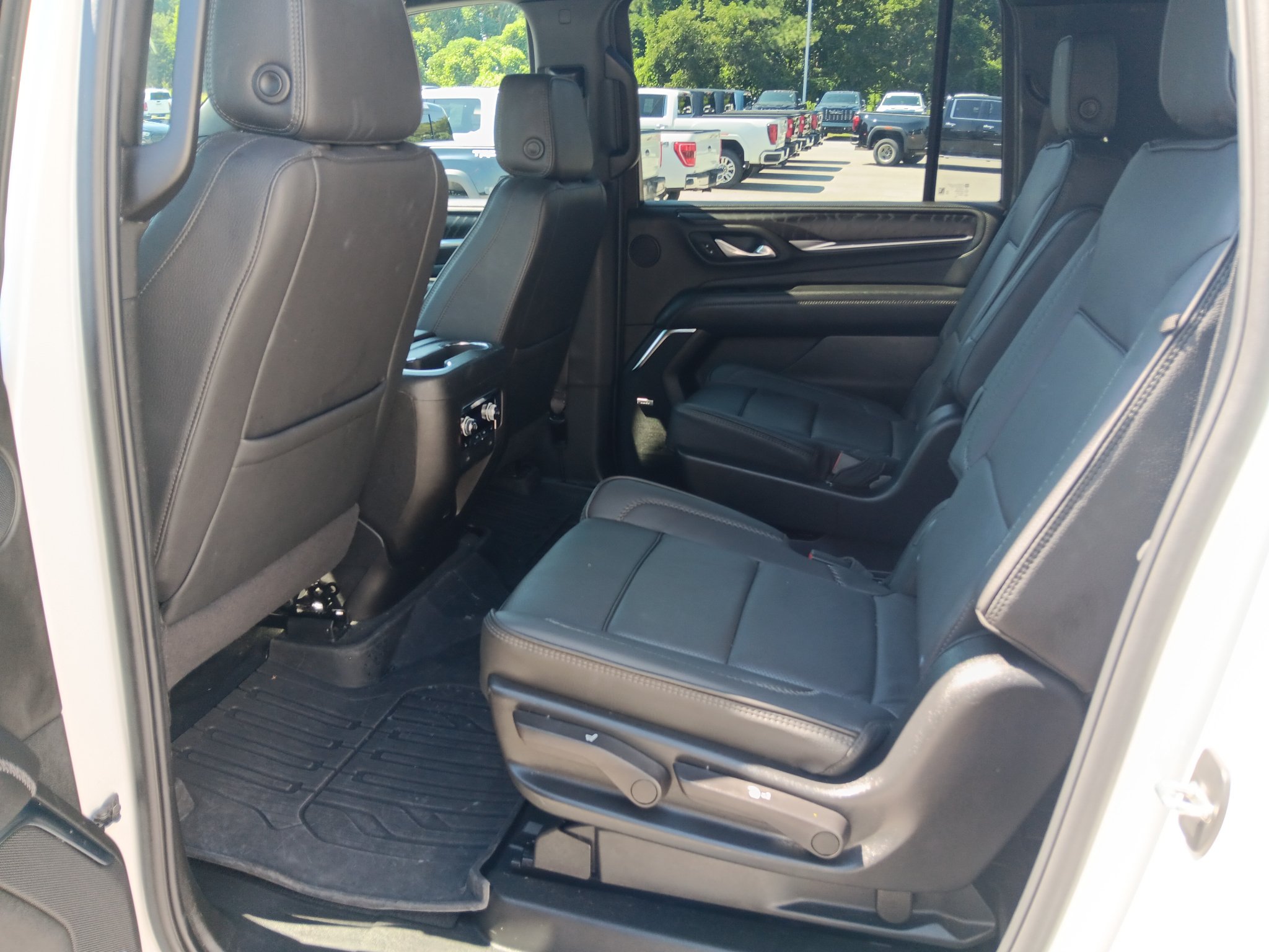 Used 2024 GMC Yukon XL Denali w/ LPO, Floor Liner Package AWD/4WD image 17