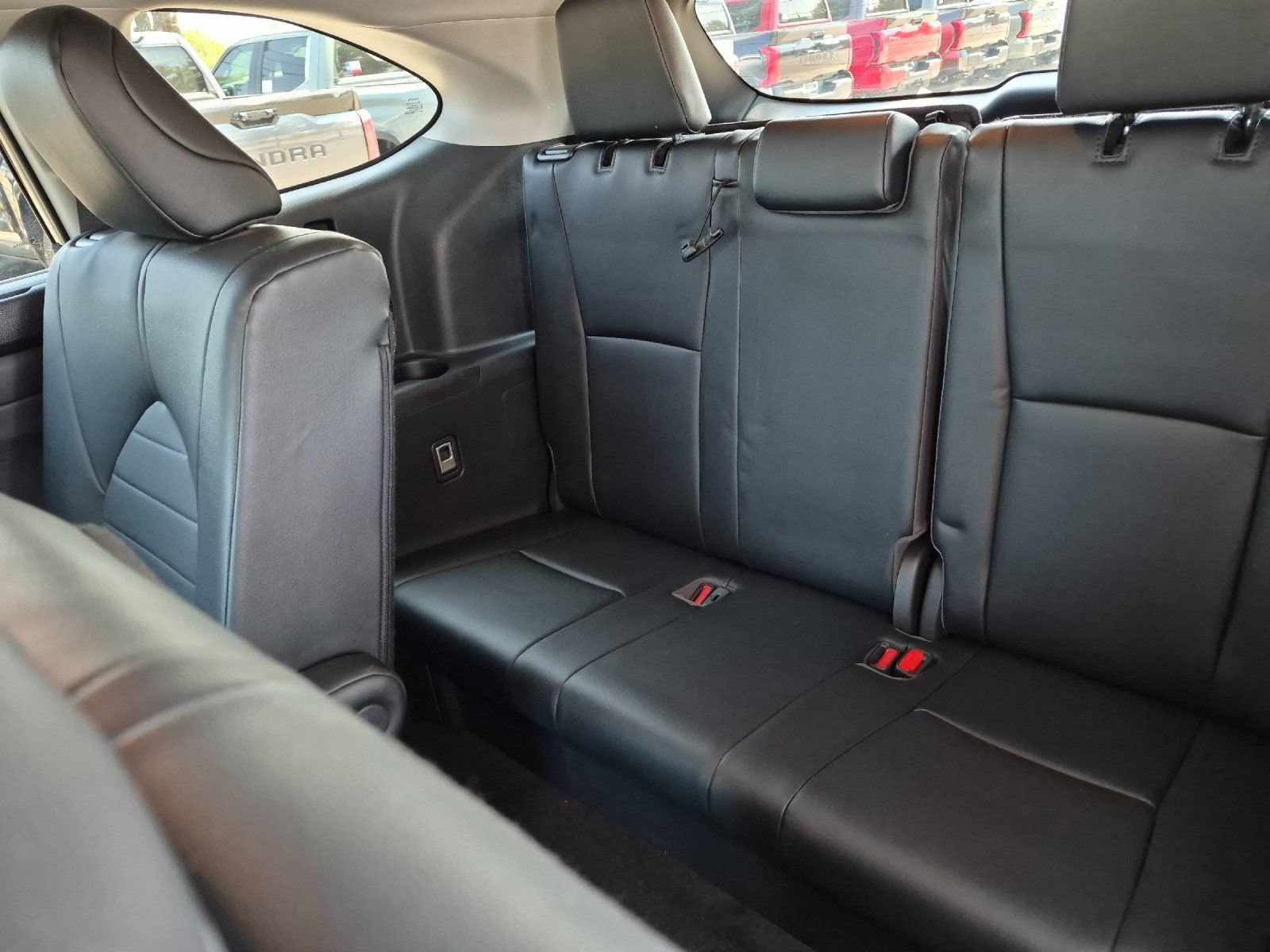 Used 2023 Toyota Highlander XLE FWD image 14