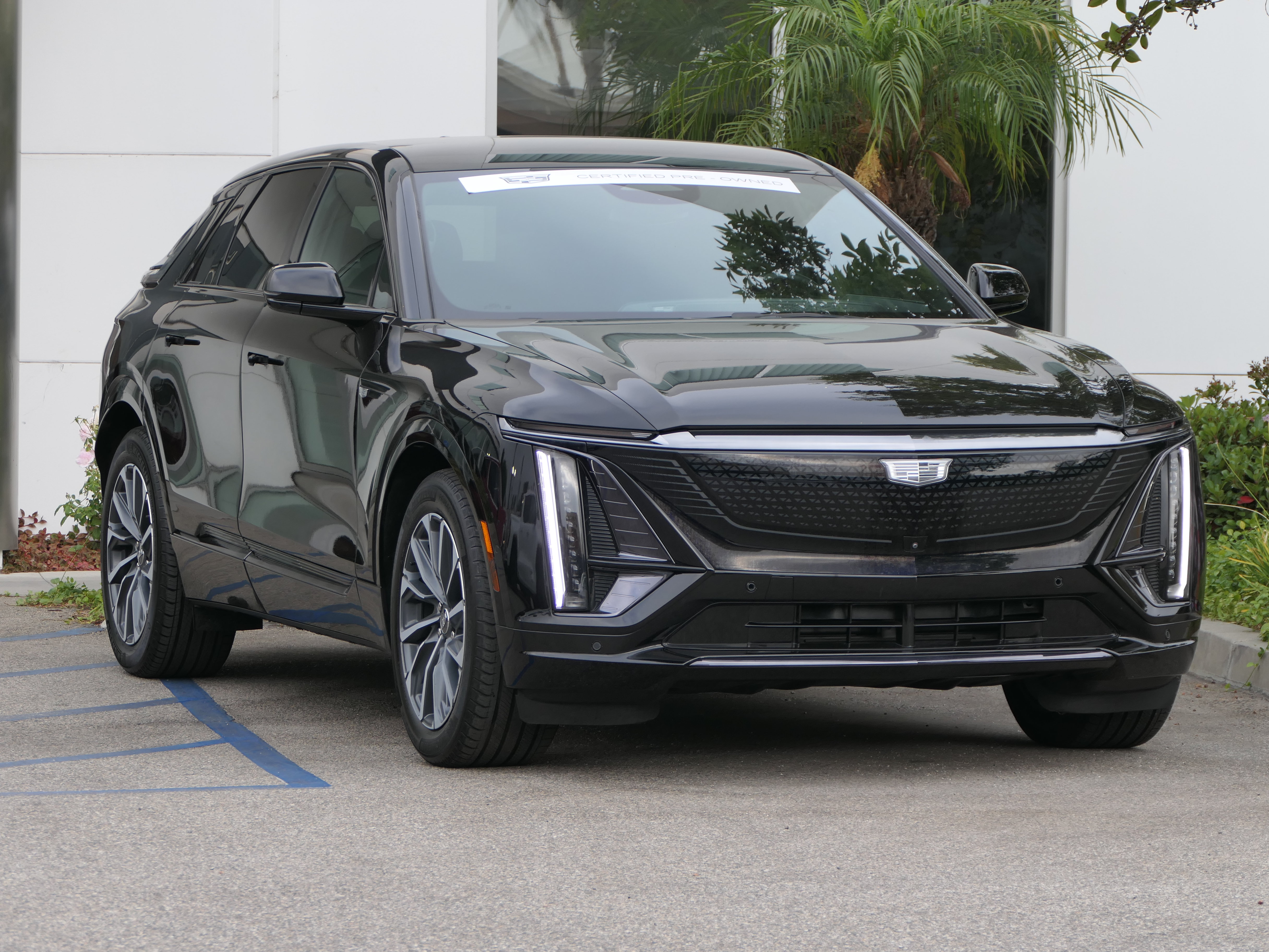 Certified 2024 Cadillac Lyriq Sport AWD/4WD image 8