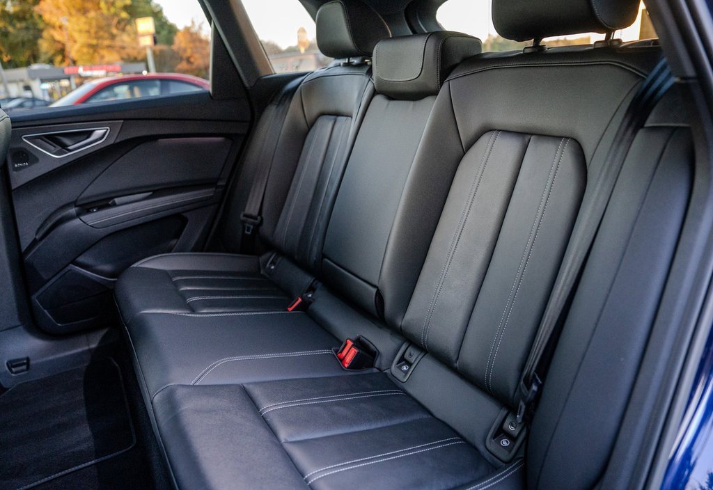 Used 2023 Audi Q4 e-tron Premium Plus w/ Premium Plus image 19