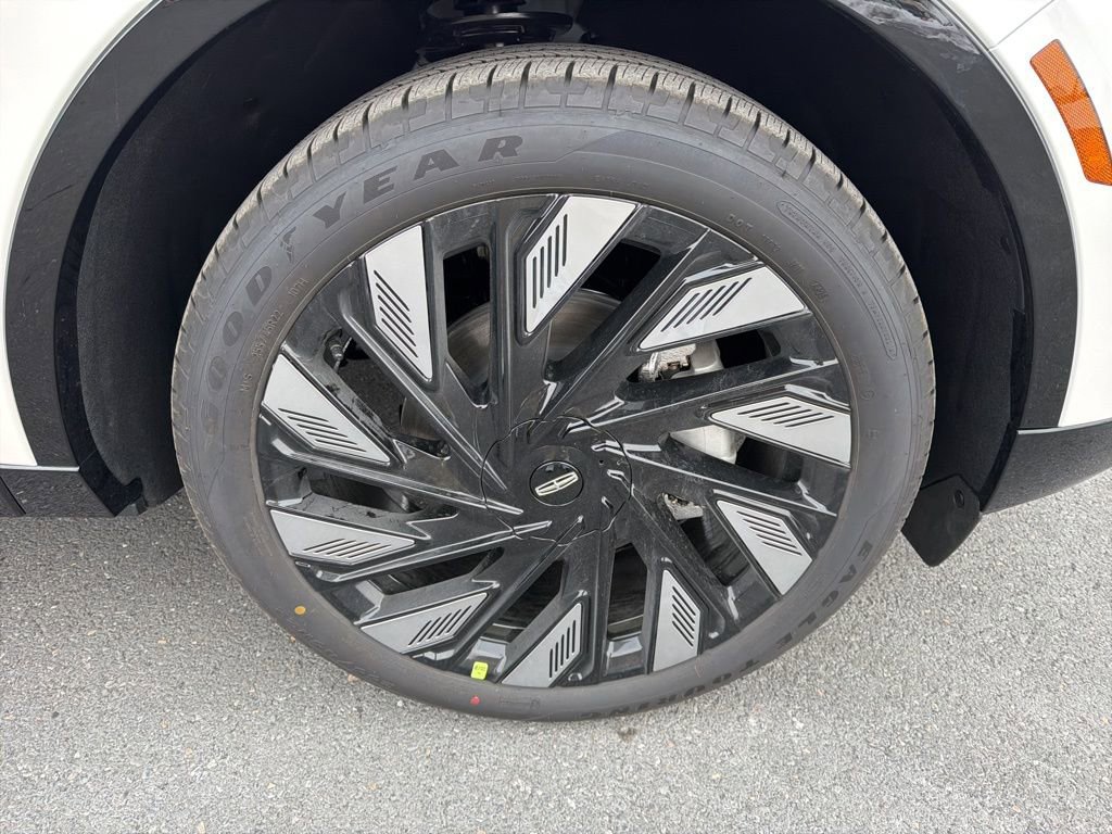 New 2026 Lincoln Nautilus Reserve w/ Jet Appearance Package AWD/4WD image 10