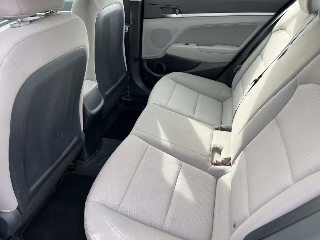 Used 2020 Hyundai Elantra SEL image 14