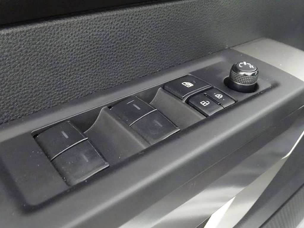 Used 2022 Toyota Tundra SR5 w/ SR5 Convenience Package AWD/4WD image 17