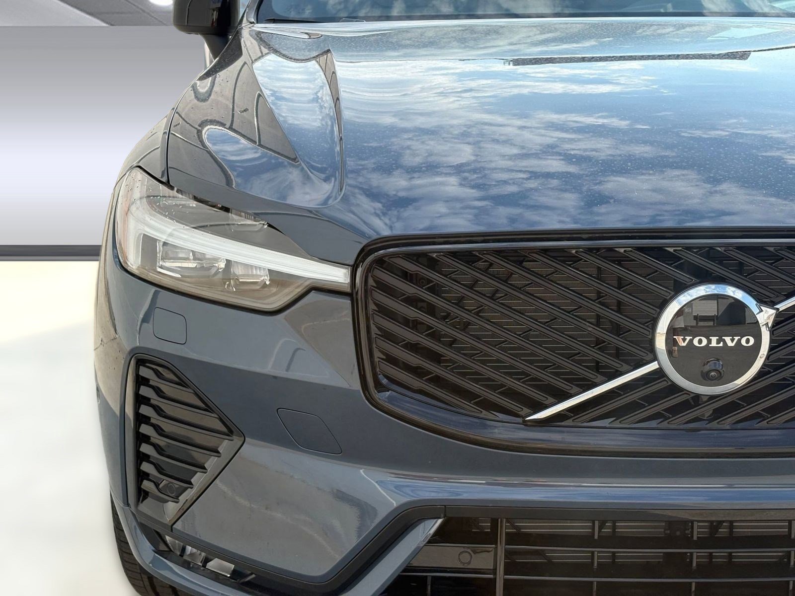 New 2026 Volvo XC60 B5 Plus w/ Protection Package Premier image 11