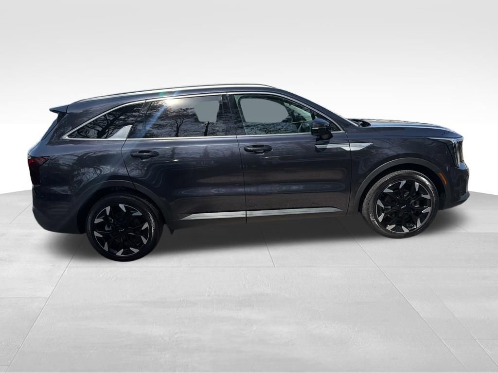 Certified 2025 Kia Sorento EX w/ Panoramic Sunroof Package FWD image 7