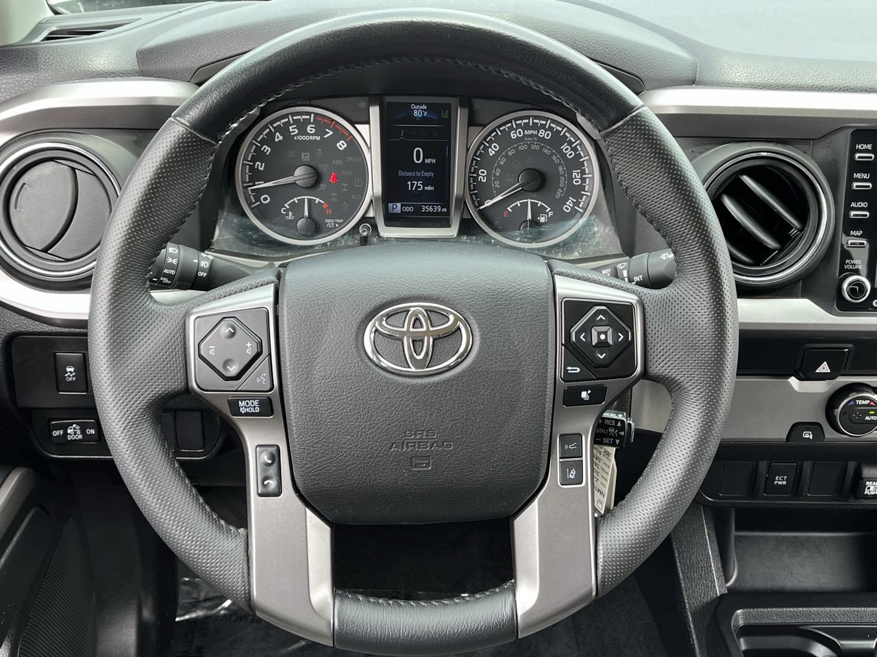 Used 2022 Toyota Tacoma SR5 RWD image 11