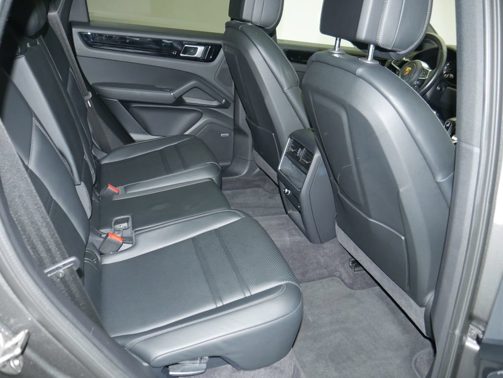 Certified 2021 Porsche Cayenne Coupe AWD/4WD image 27
