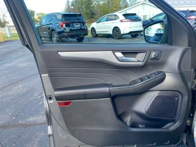 Used 2024 Ford Escape Platinum w/ Premium Technology Package AWD/4WD image 12