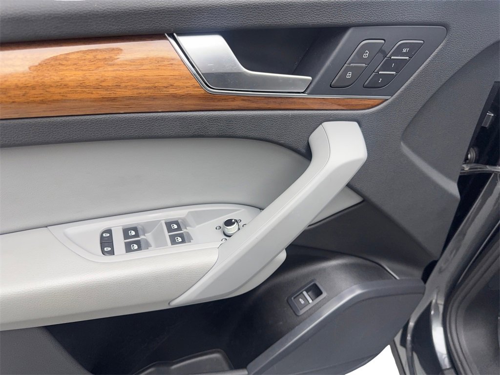 Used 2022 Audi Q5 2.0T Premium w/ Convenience Package image 33