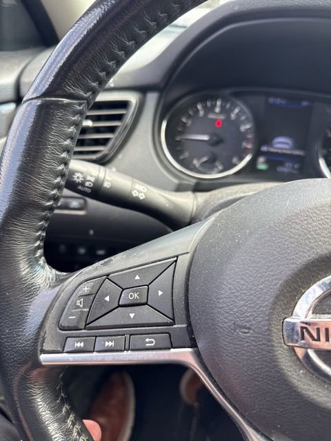 Used 2020 Nissan Rogue SV w/ Sun & Sound Touring Package AWD/4WD image 17