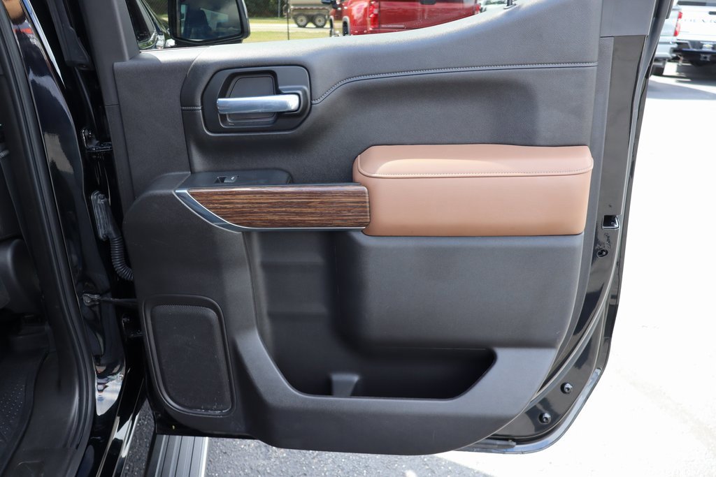 Used 2021 Chevrolet Silverado 1500 High Country w/ Technology Package image 32