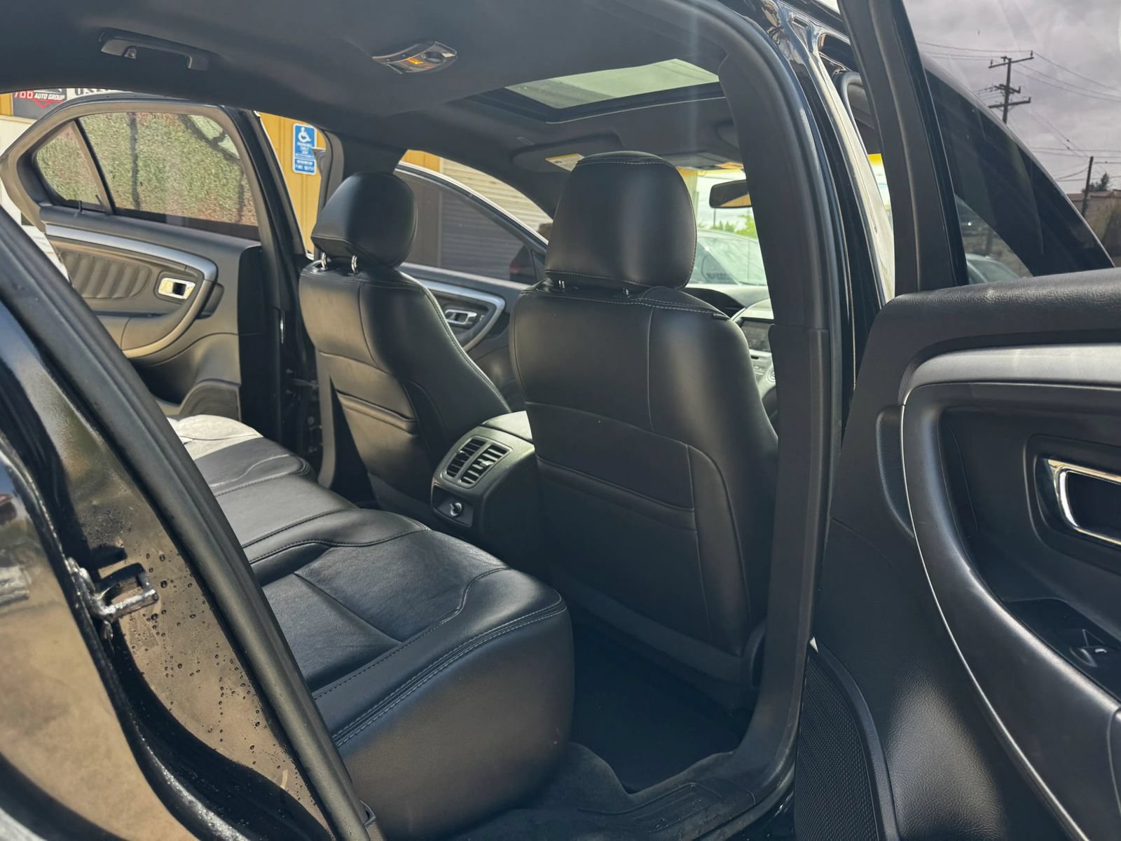 Used 2013 Ford Taurus SEL FWD image 7