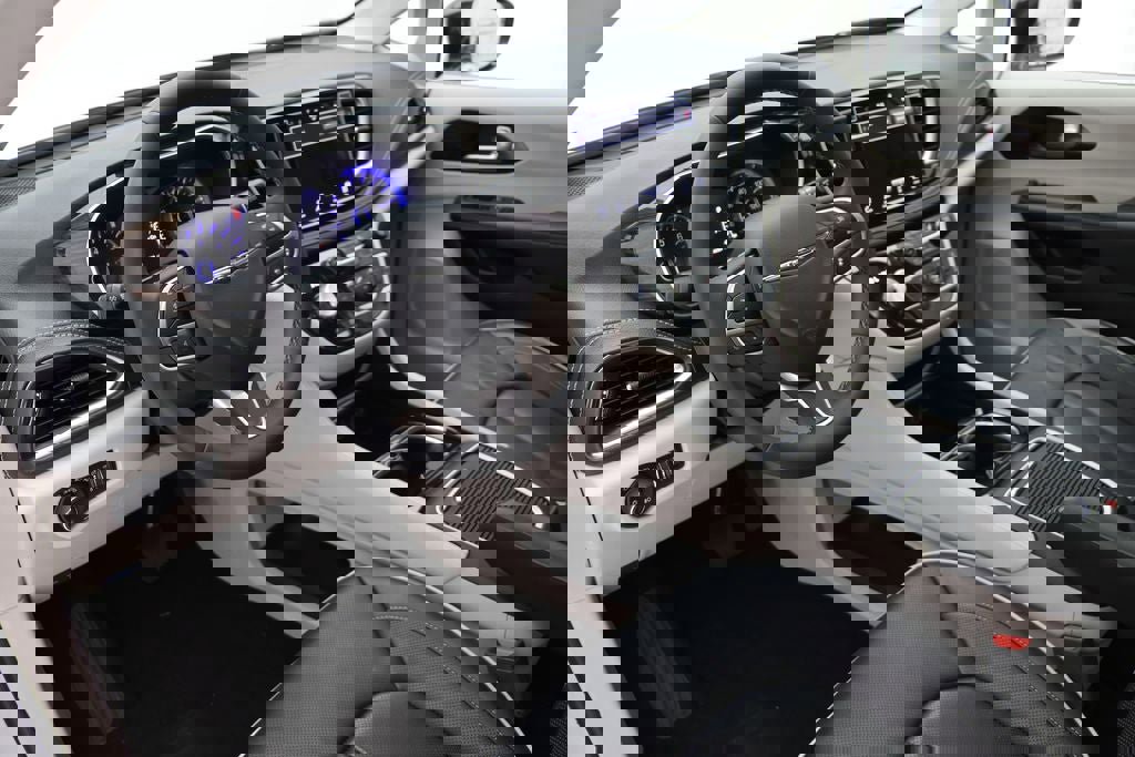 Used 2024 Chrysler Pacifica Limited image 14