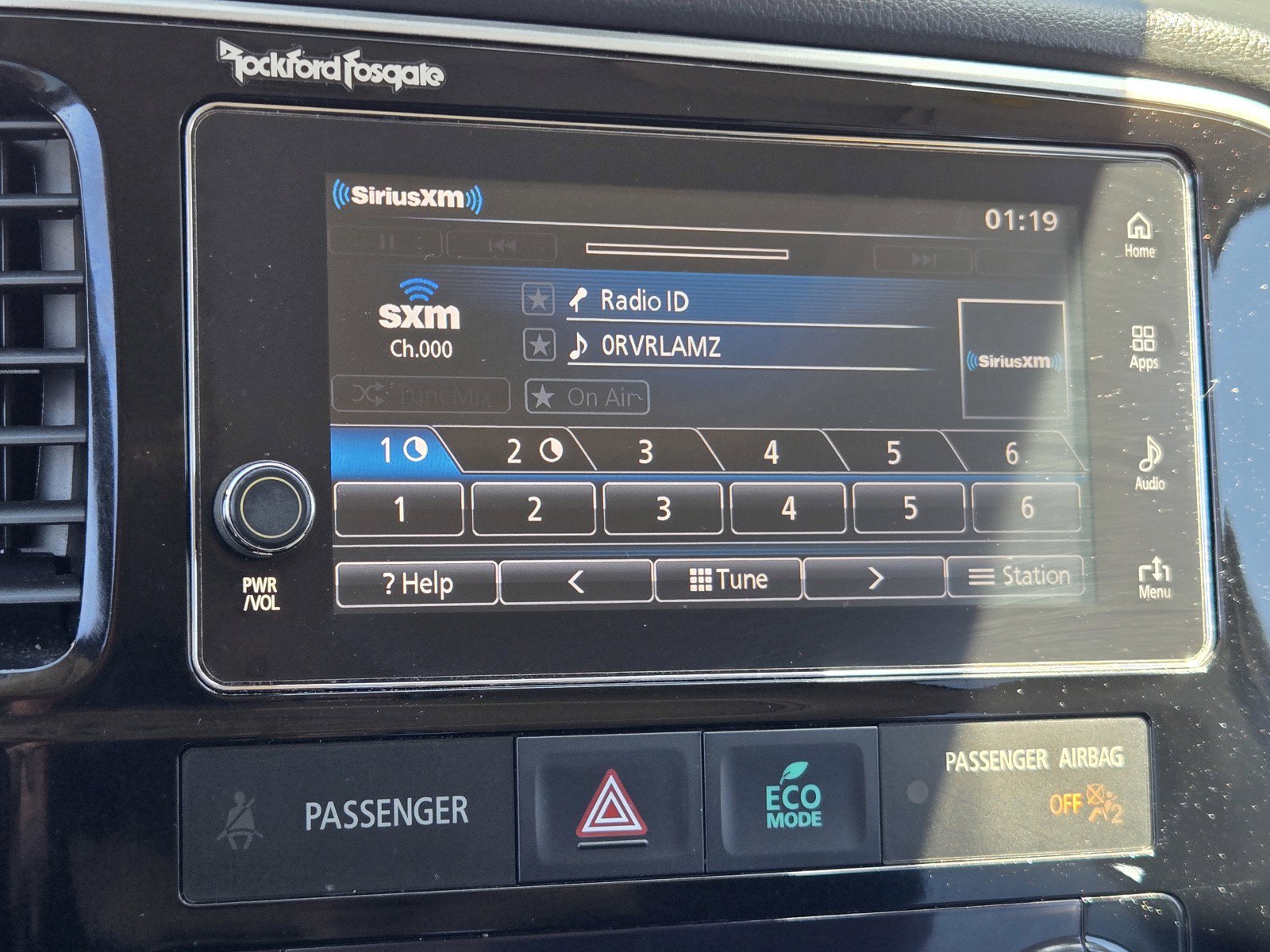 Used 2018 Mitsubishi Outlander 4WD Plug-In Hybrid image 18