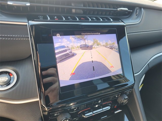 New 2025 Jeep Grand Cherokee Altitude image 32