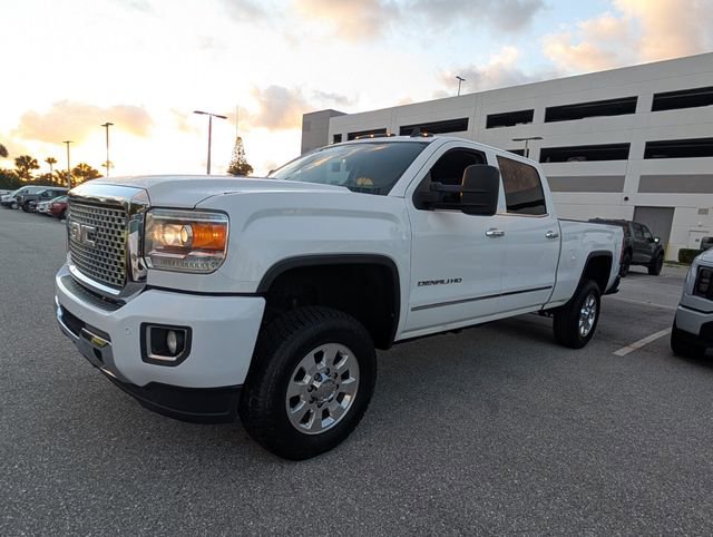 Used 2015 GMC Sierra 3500 Denali image 3