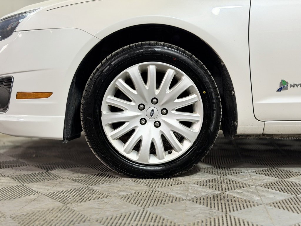 Used 2012 Ford Fusion Hybrid image 2