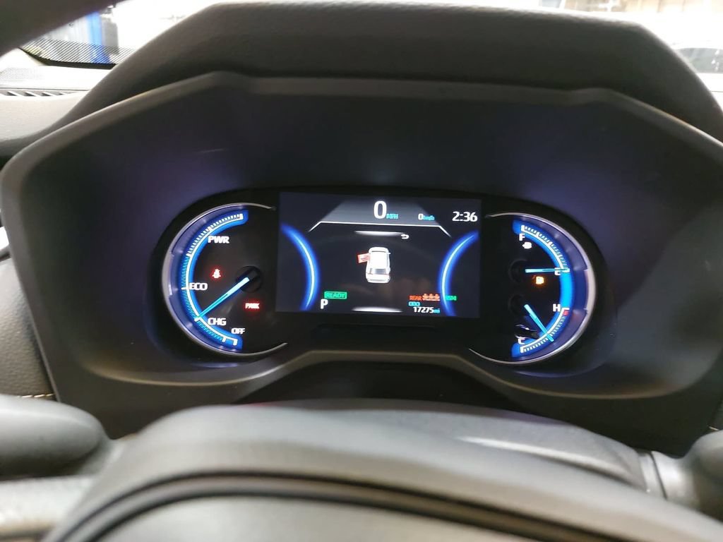 Used 2025 Toyota RAV4 XLE AWD/4WD image 19