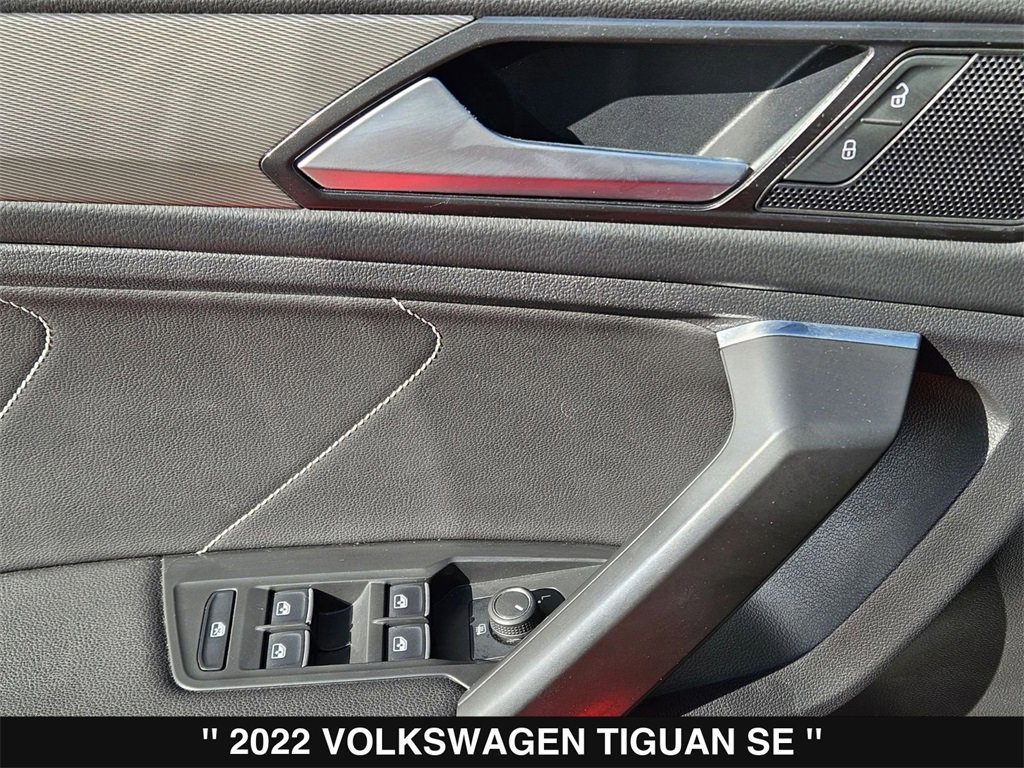 Used 2022 Volkswagen Tiguan SE image 15