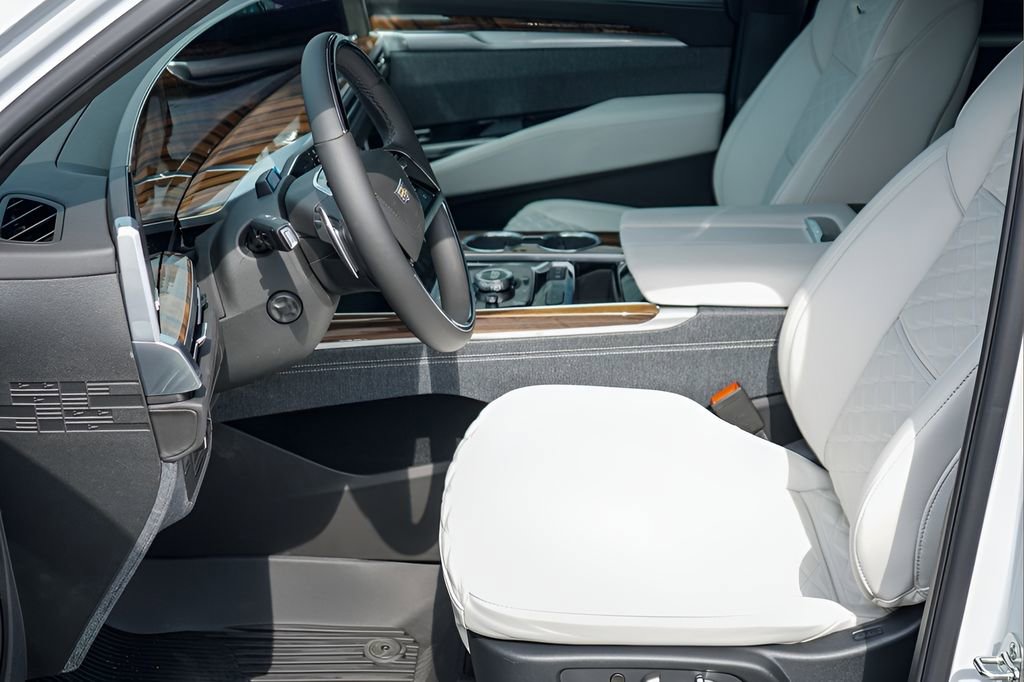 New 2026 Cadillac Escalade ESV Platinum Sport w/ LPO, ONYX Package AWD/4WD image 10