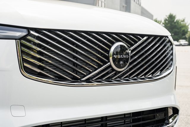 New 2026 Volvo XC90 T8 Plus image 9