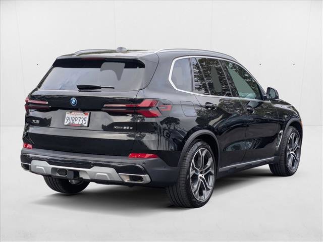 Used 2026 BMW X5 xDrive50e image 5