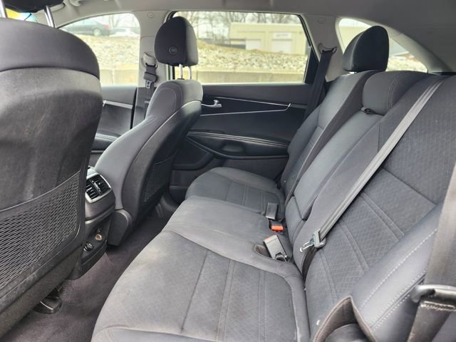 Used 2018 Kia Sorento AWD image 16