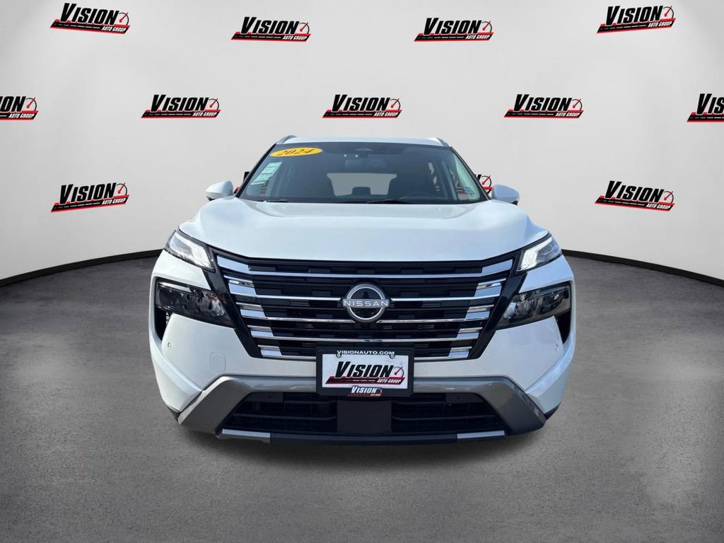 Used 2024 Nissan Rogue SL image 2