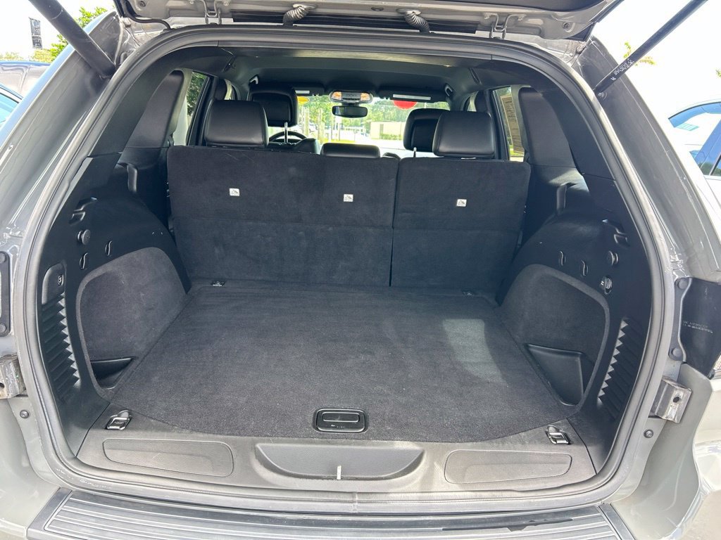 Used 2019 Jeep Grand Cherokee Altitude RWD image 48