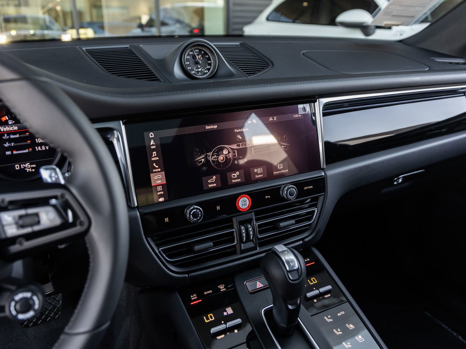 Certified 2026 Porsche Macan AWD/4WD image 29