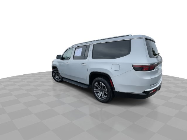 Used 2024 Jeep Wagoneer L Series II w/ Flexible Seating Group AWD/4WD image 6