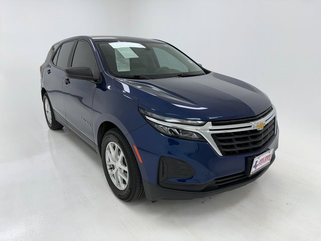 Used 2022 Chevrolet Equinox LS w/ LS Convenience Package image 2
