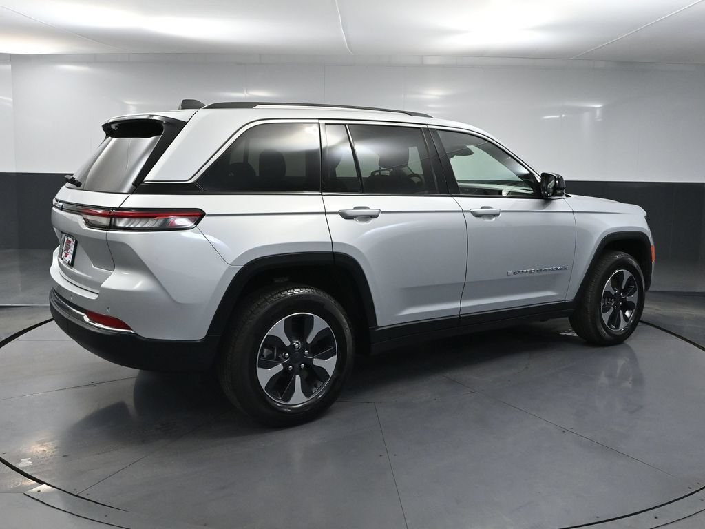 Used 2022 Jeep Grand Cherokee Limited 4xe AWD/4WD image 4