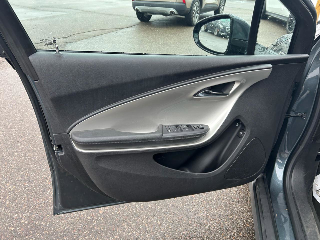 Used 2013 Chevrolet Volt w/ Comfort Package image 14