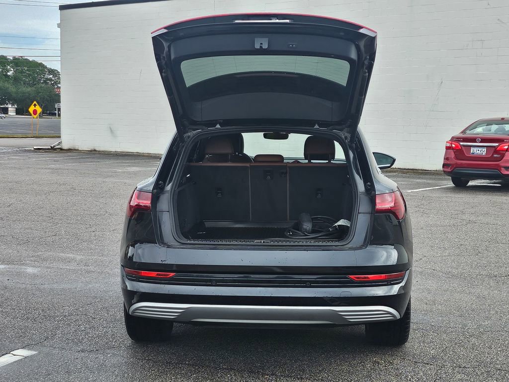 Used 2021 Audi e-tron Premium image 14